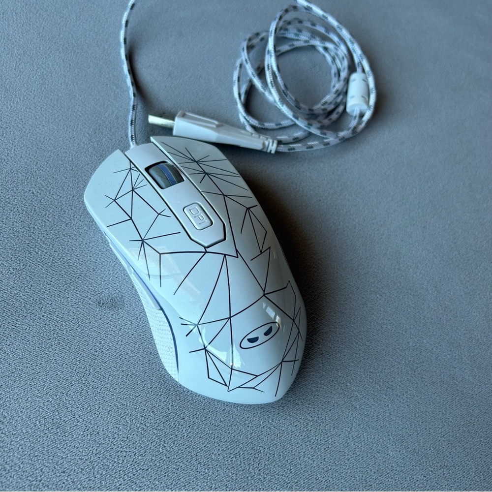 MageGee ~ Wired DPI Mouse ~ White - Picture 6 of 6